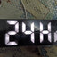 Reloj despertador LED de espejo acrílico premium con control por voz
