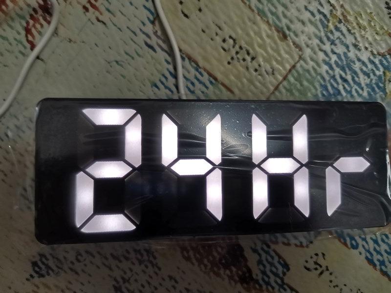 Reloj despertador LED de espejo acrílico premium con control por voz