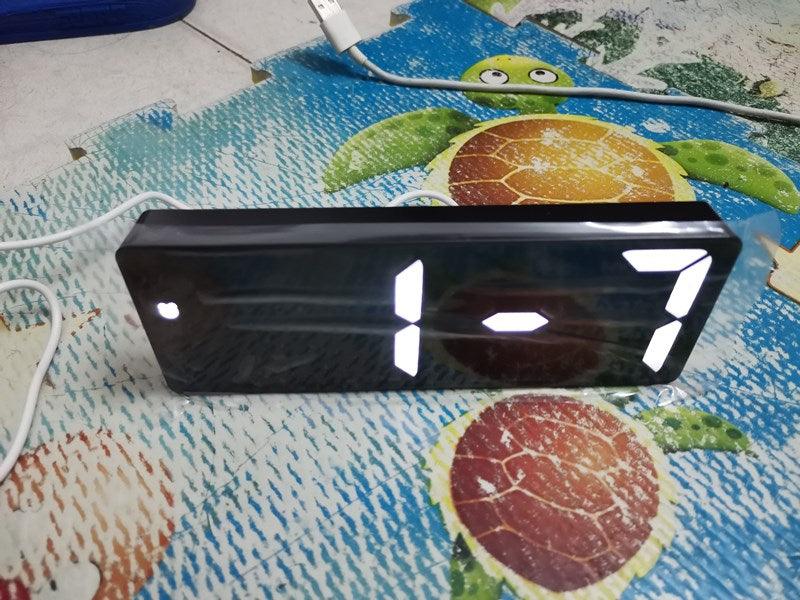 Reloj despertador LED de espejo acrílico premium con control por voz