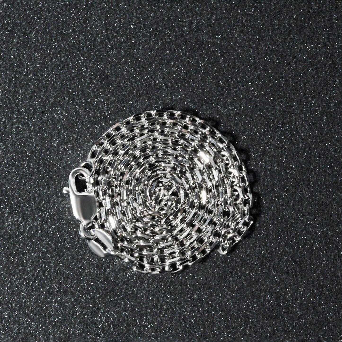 Chaîne en or blanc 14k avec maillons en câble et finition diamantée - 1,8 mm