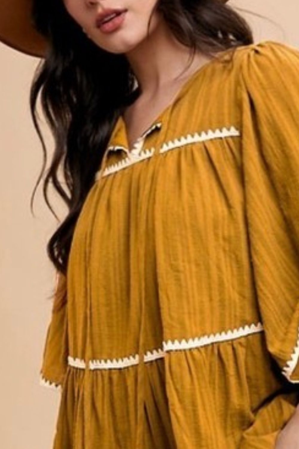 Vestido de media manga con cuello atado y dobladillo de contraste con borlas
