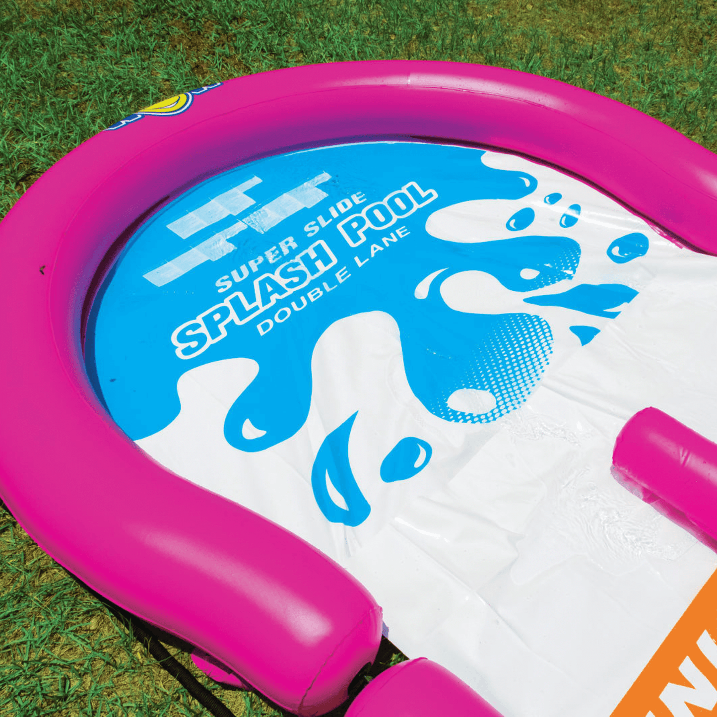 Extremo de piscina WOW Sports para tobogán de césped de doble carril gigante