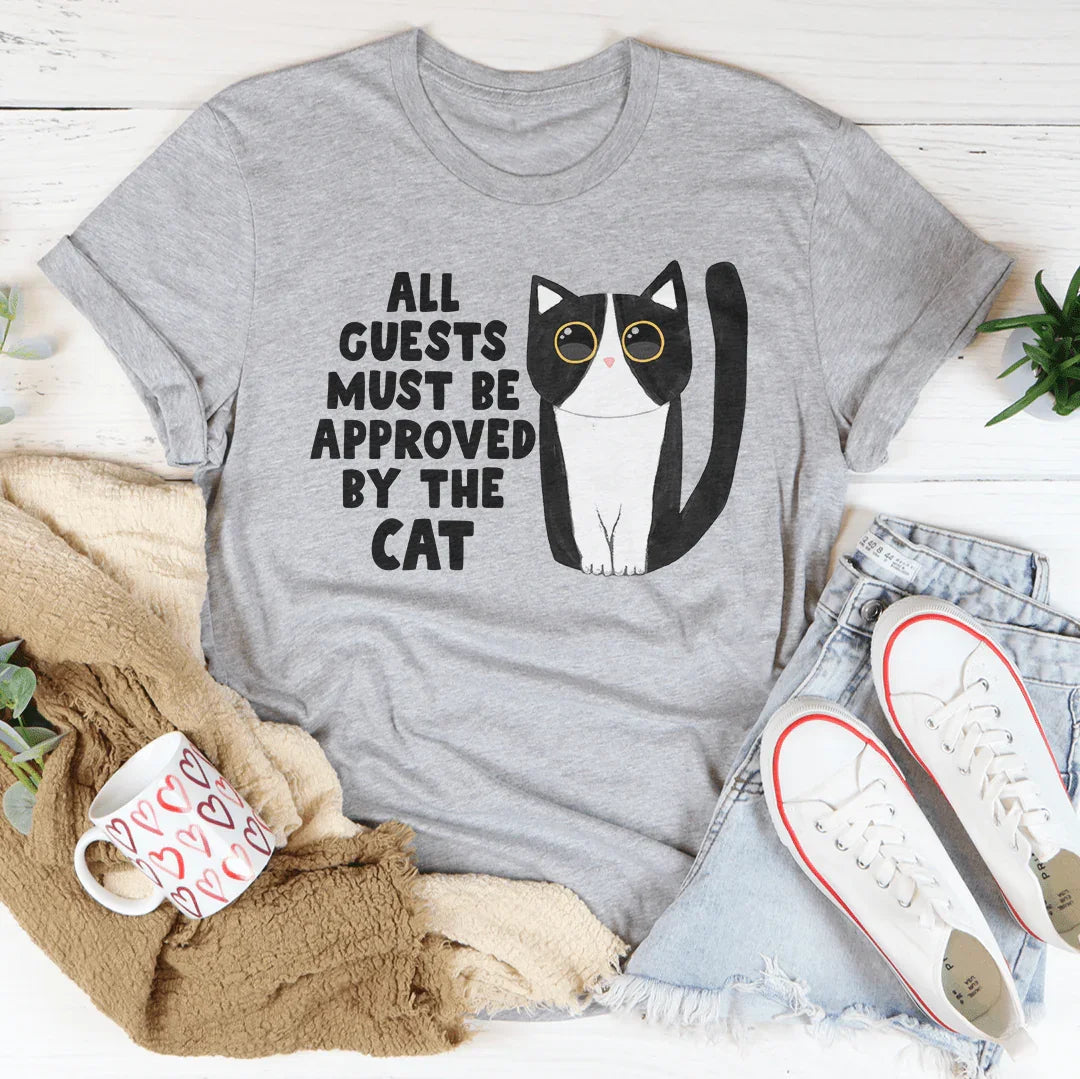 Todos los invitados deben ser aprobados por el gato Tee