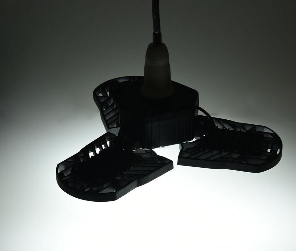 Luz LED Deformable de 60W - 6000 Lúmenes para Espacios Versátiles