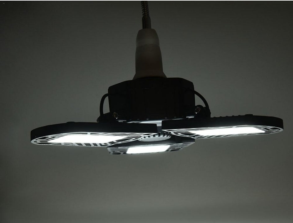 Luz LED Deformable de 60W - 6000 Lúmenes para Espacios Versátiles
