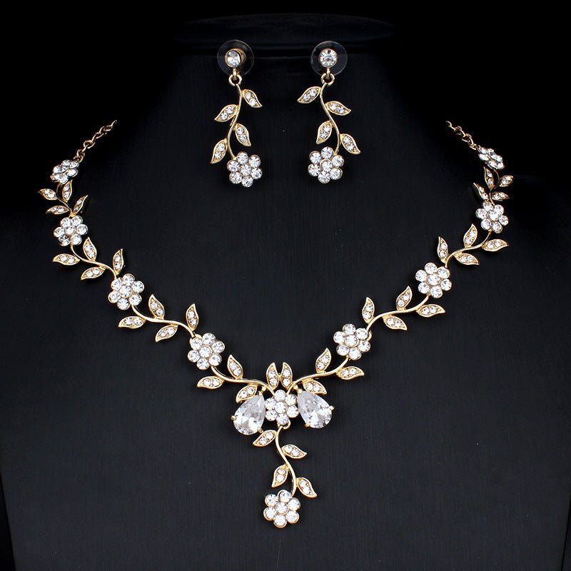 Conjunto de Joyería de Zirconio Dorado Elegante - Collar y Pendientes de Novia