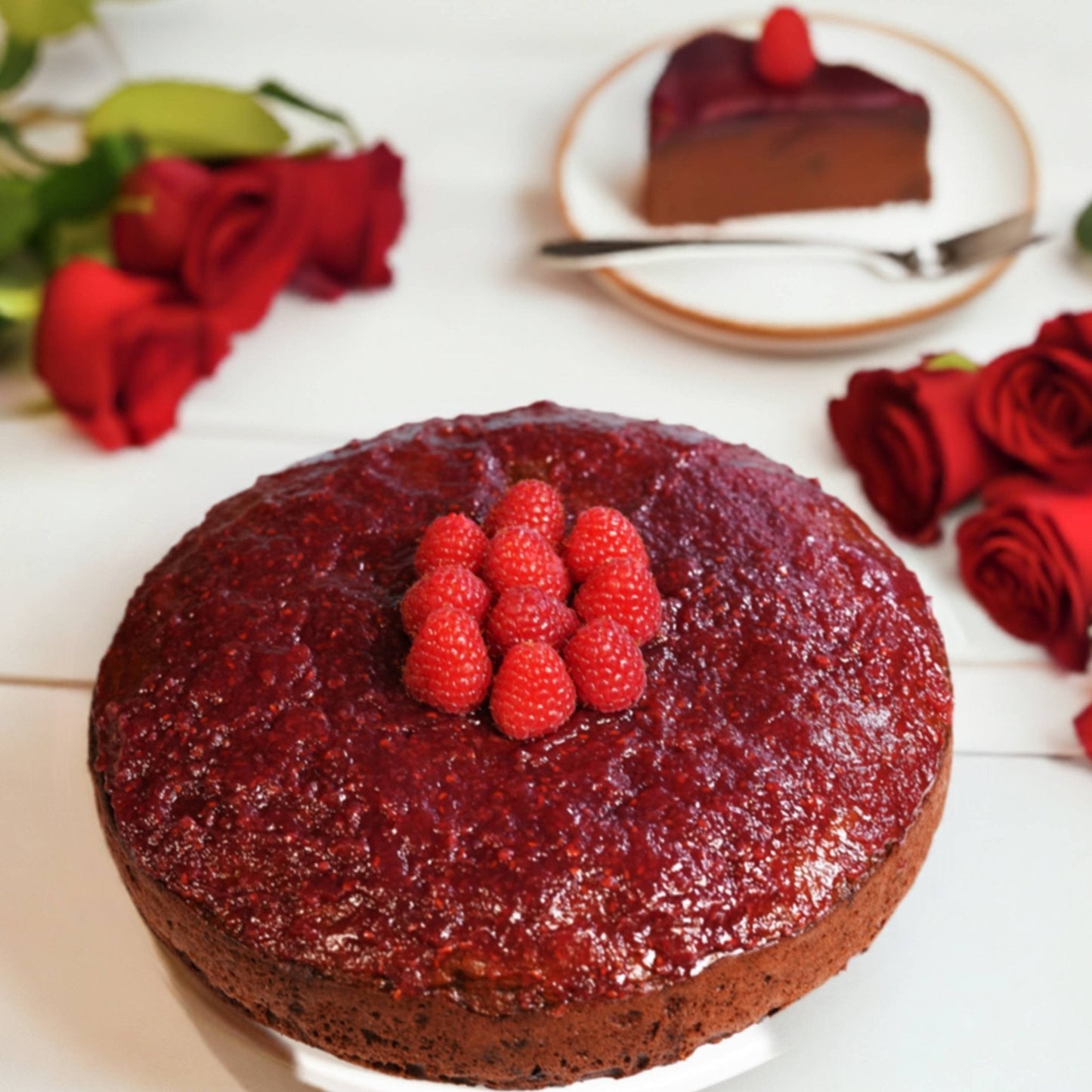 Pastel de Trufa de Chocolate y Frambuesa Andy Anand de 9" - Delicia Hecha a Mano