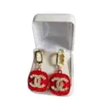 Pendientes Elegantes Diseño CC en Rojo y Azul