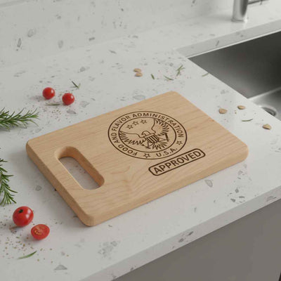 Planche à découper en bois gravée premium