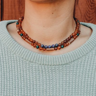 Collar de Ámbar Báltico Cognac Crudo y Piedra Lapis
