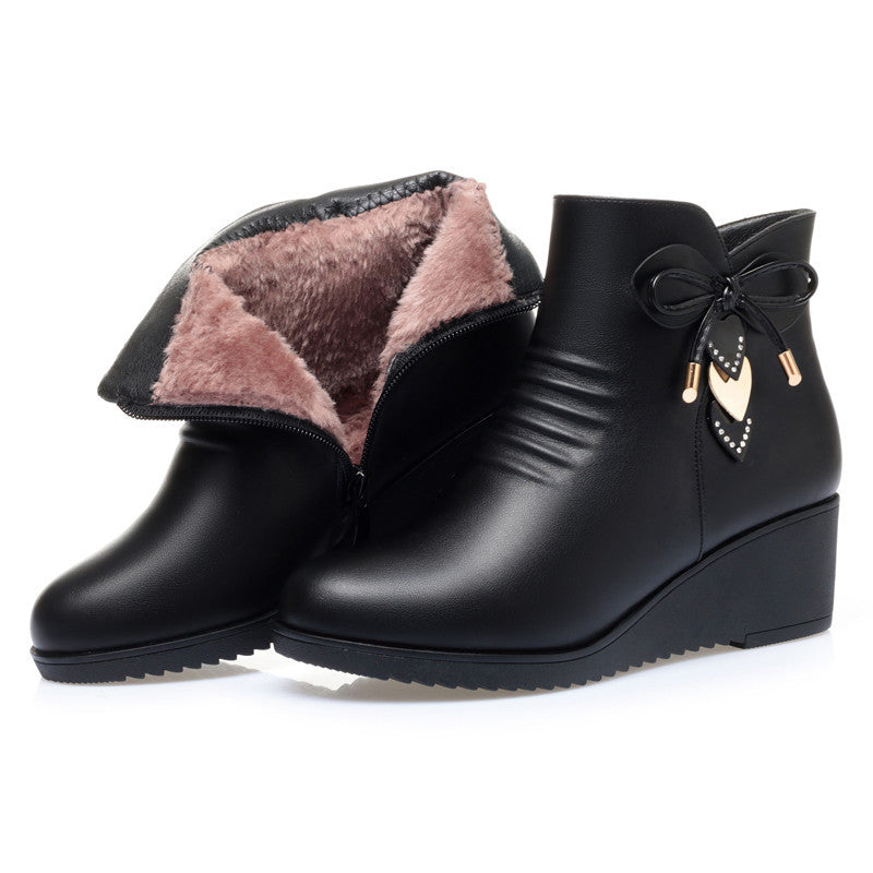 Bottes courtes en velours pour femmes avec talon incliné et semelle épaisse