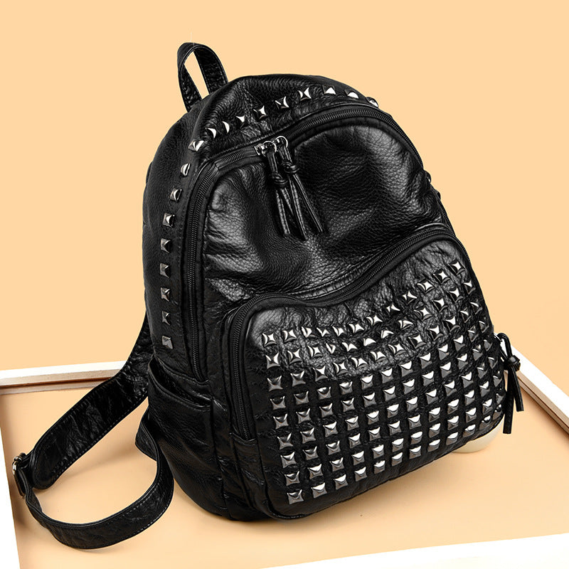 Sac à dos pour ordinateur portable de grande capacité avec design clouté