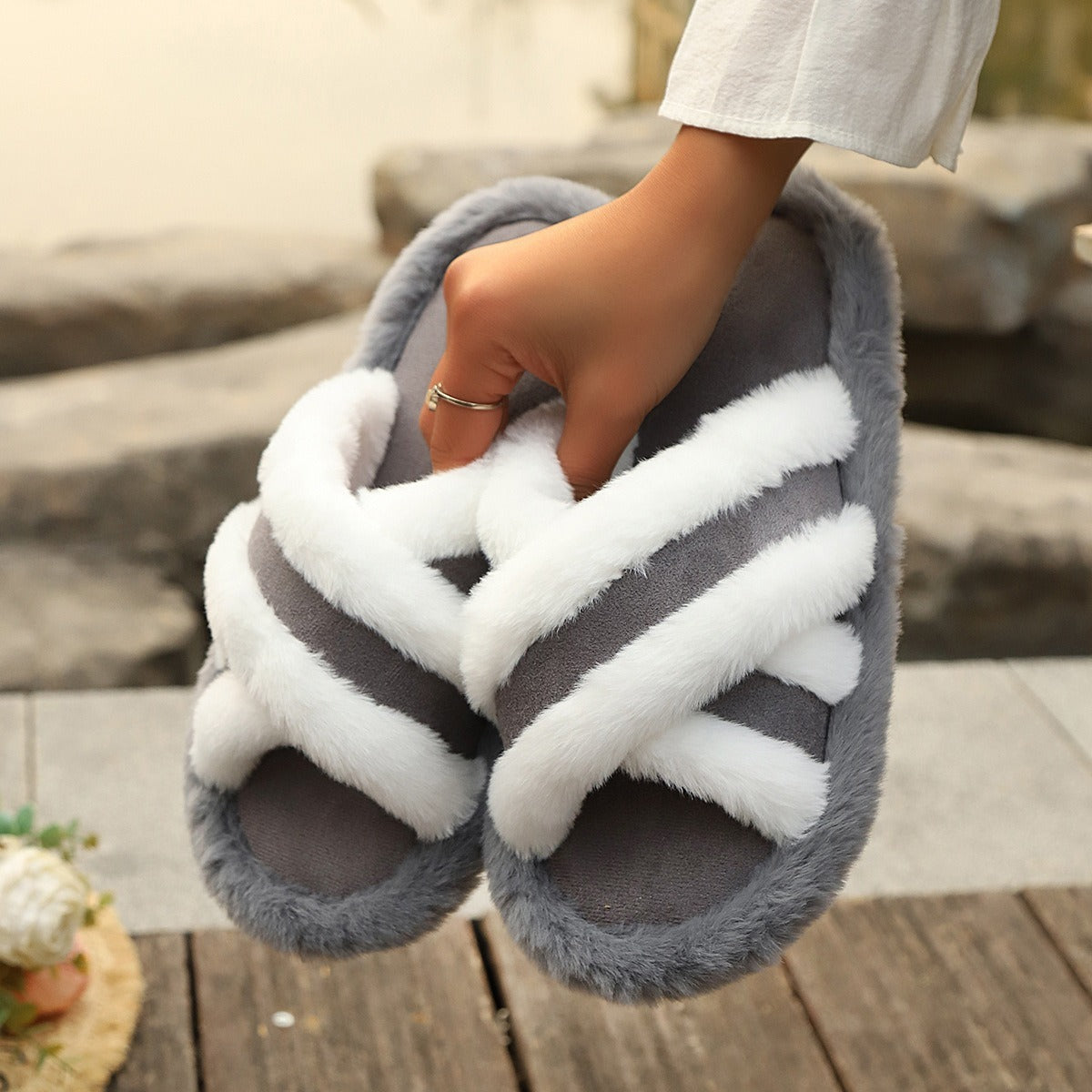 Fluffy Cross Strap Stitching Casual Platform Slippers
