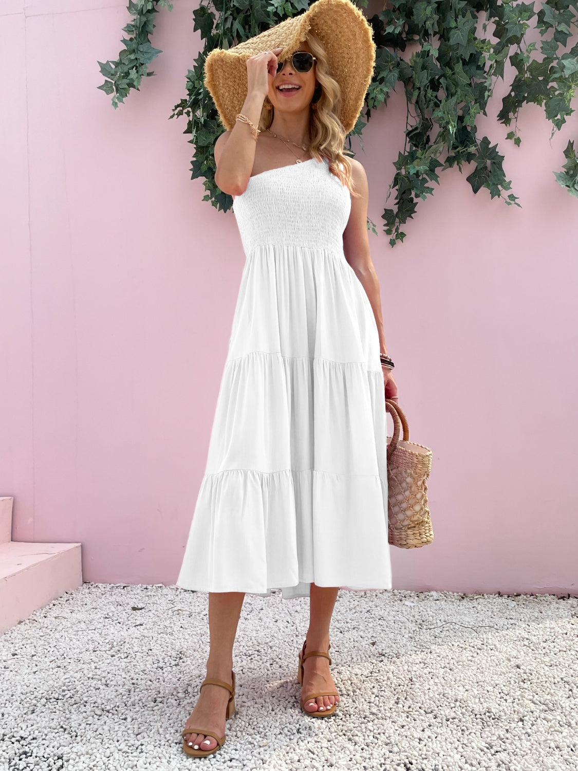 Vestido sin mangas de un solo hombro con fruncido elegante