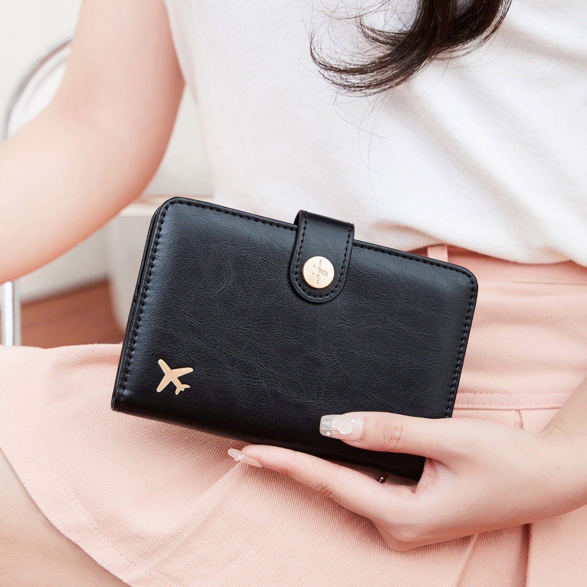 Simple and Portable Multifunctional Passport Holder