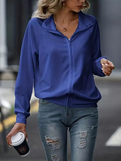Chaqueta blanca con cremallera y cuello para mujer versátil