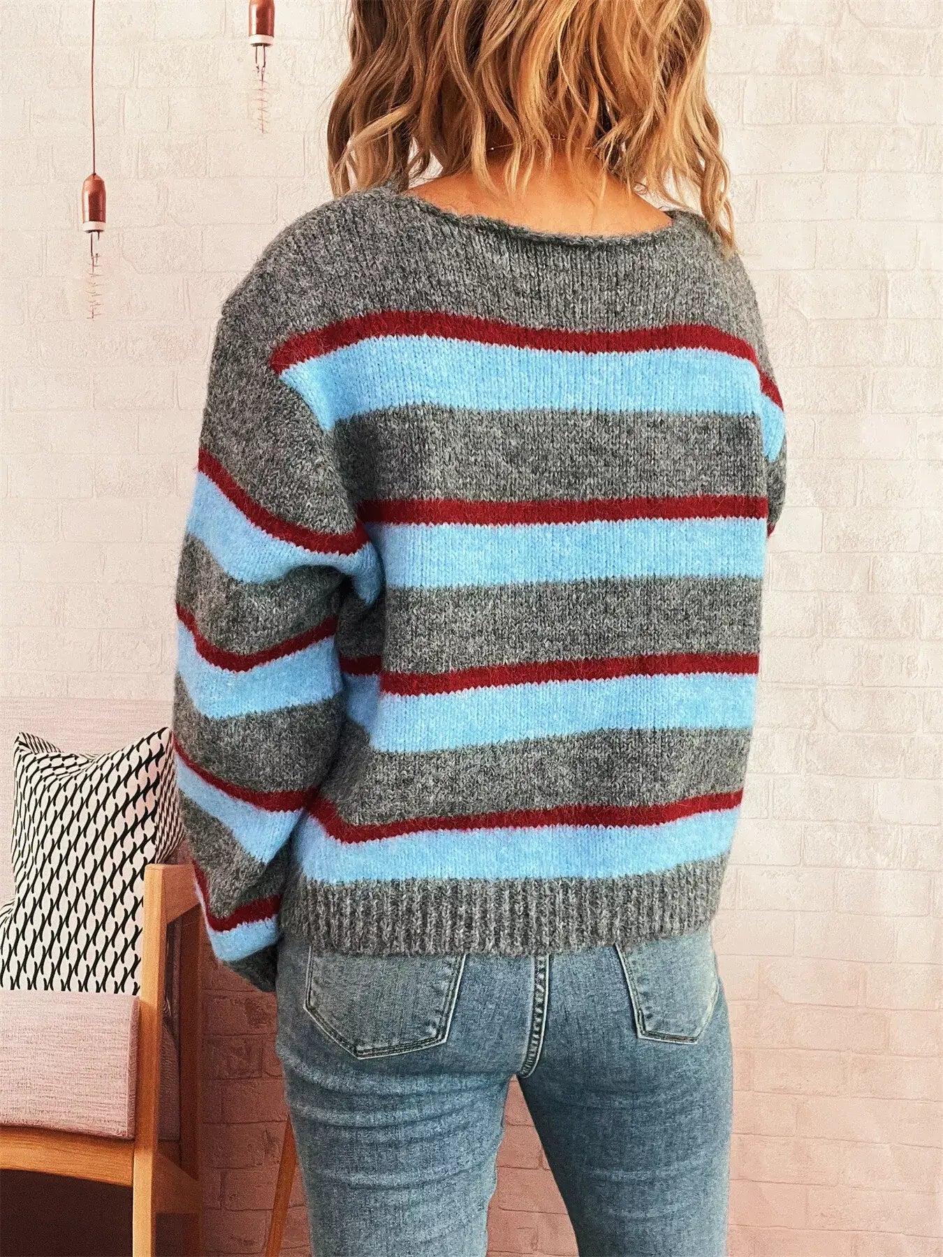 Chic Striped Long Sleeve Sweater with Round Neck - Korvel