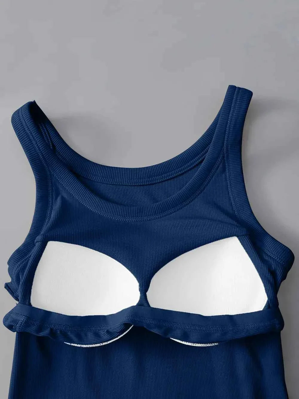 Camiseta Premium de Cuello Redondo con Soporte de Sujetador Integrado