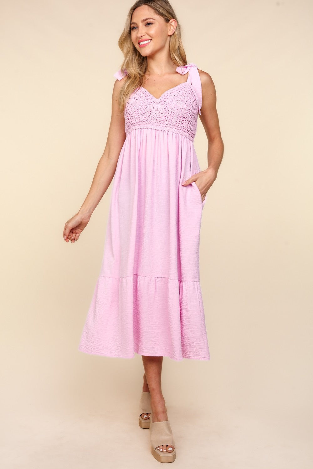 Vestido Midi Cami con Volantes de Encaje de Crochet