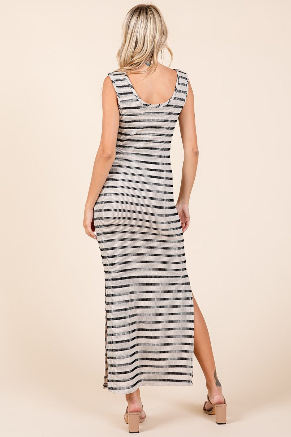 Robe Maxi Sans Manches à Col Scoop Rayée Élégante