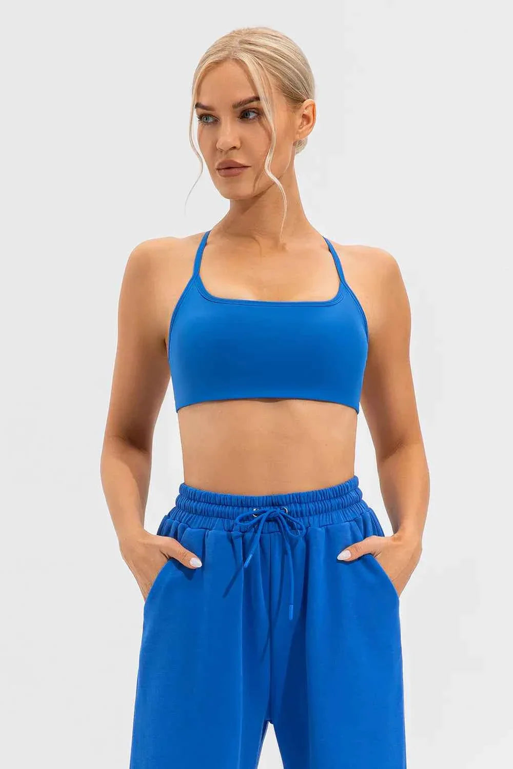 Camiseta Activa con Tirantes en Cruz