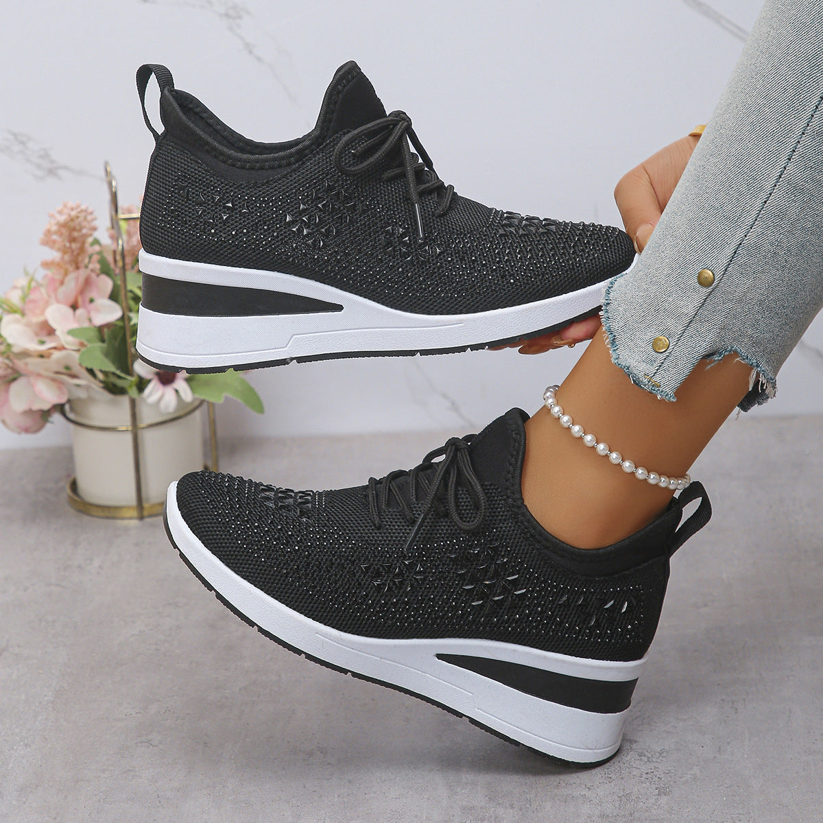 Zapatillas de cuña con cordones y strass para mujeres