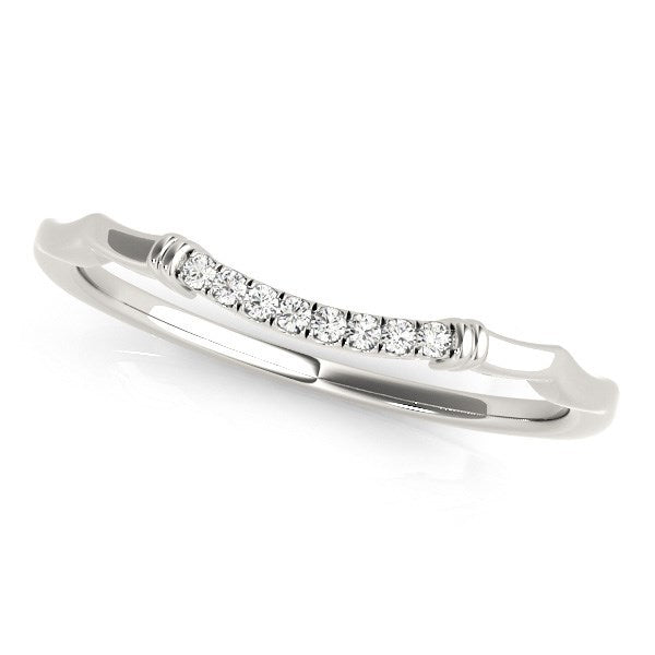 Anillo de boda de diamantes engastados en pavé con diseño de ola en oro blanco de 14k