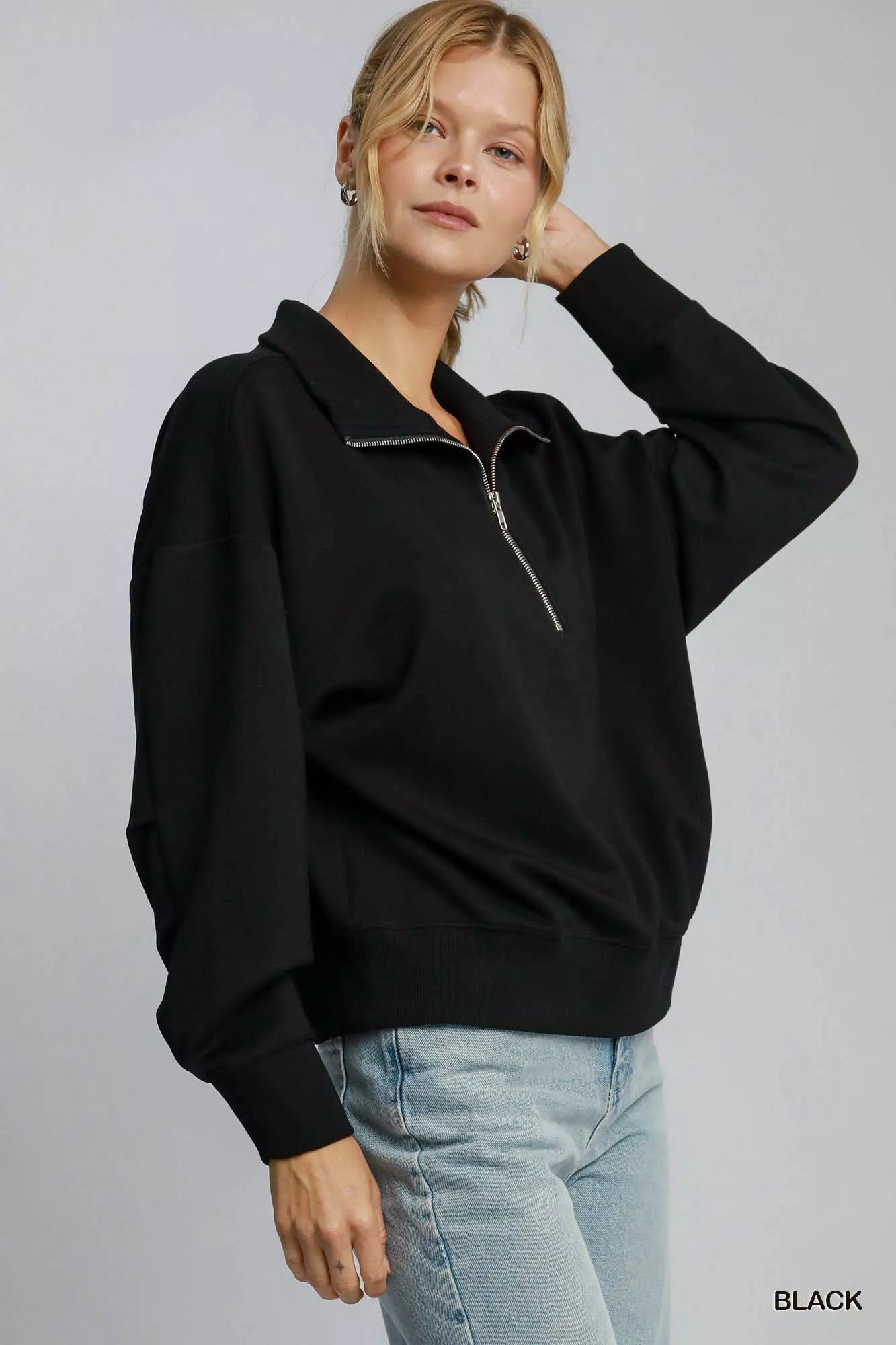 Sweatshirt à col zippé mi-haut à épaules tombantes Umgee