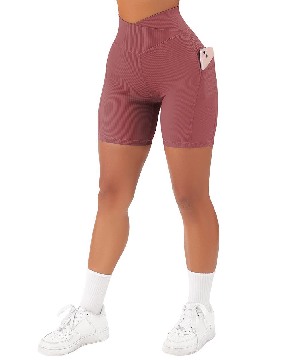 Shorts de sport croisés pour femmes avec ceinture et poches