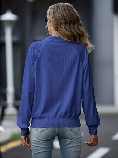 Chaqueta blanca con cremallera y cuello para mujer versátil