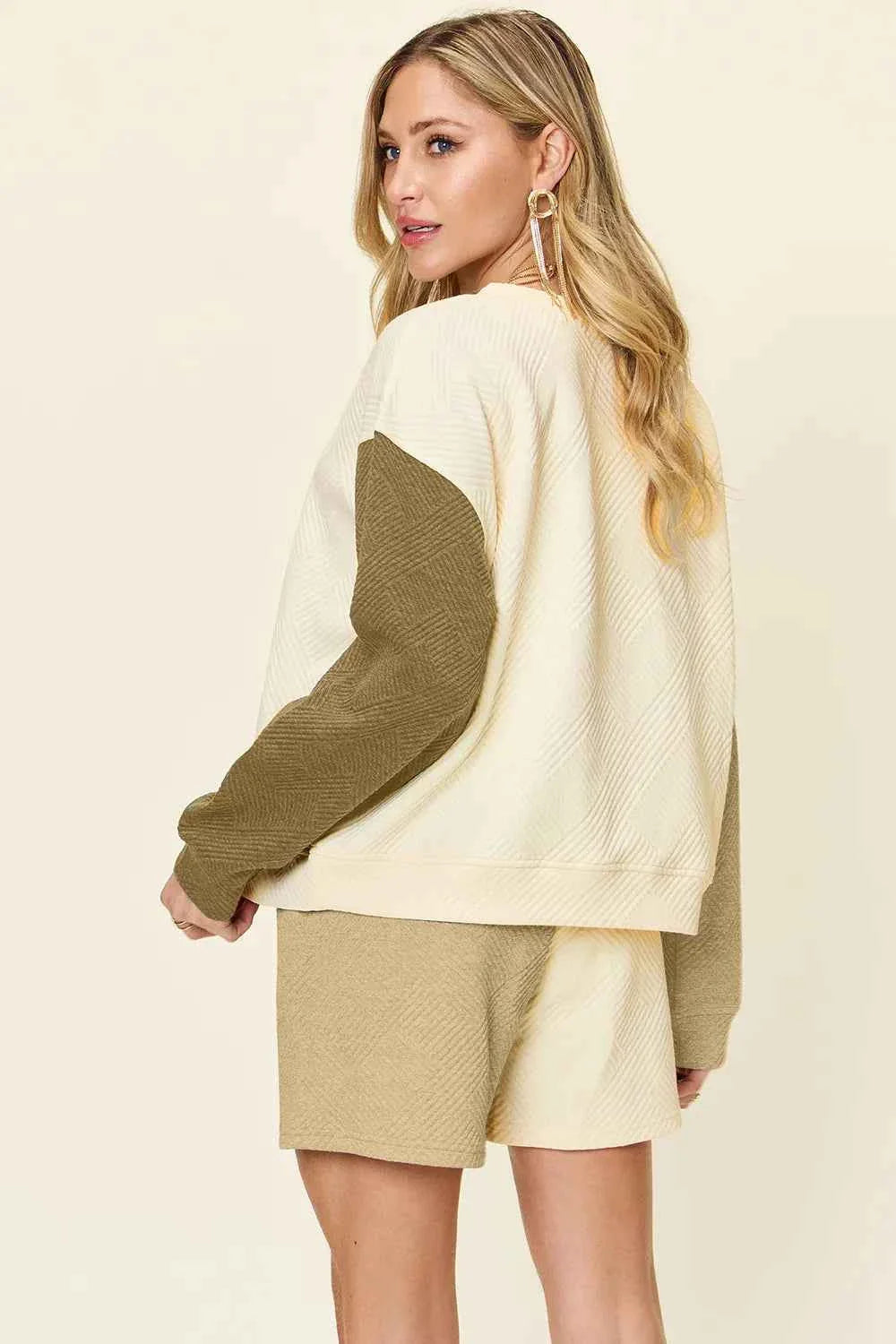 Conjunto de Hombros de Dos Piezas con Bolsillos Contrastantes