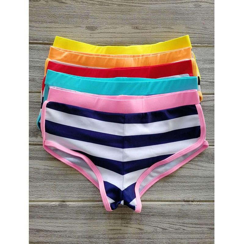 Ensemble de bikini élégant en trois pièces avec bretelles tressées