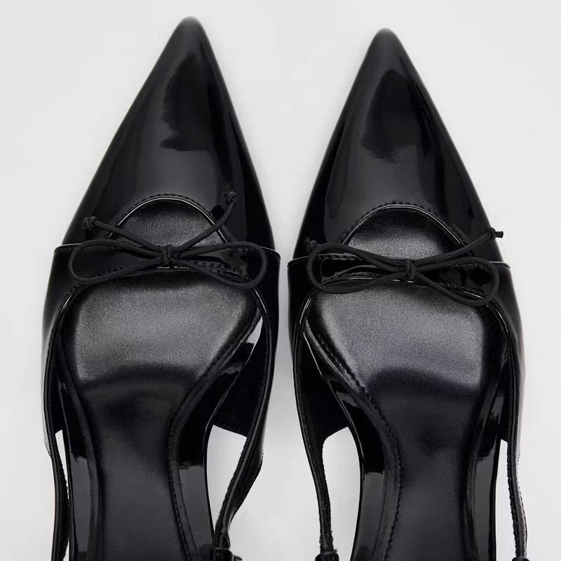 Sandales élégantes en cuir verni noir pour femmes avec nœud