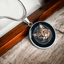 Collier Pendentif Petit Chat aux Yeux Bleus