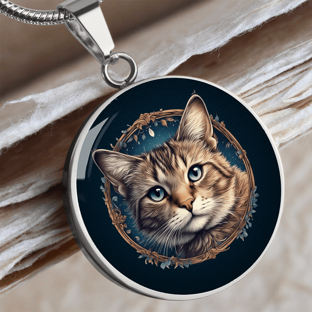 Collier Pendentif Petit Chat aux Yeux Bleus