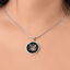 Collier Pendentif Petit Chat aux Yeux Bleus
