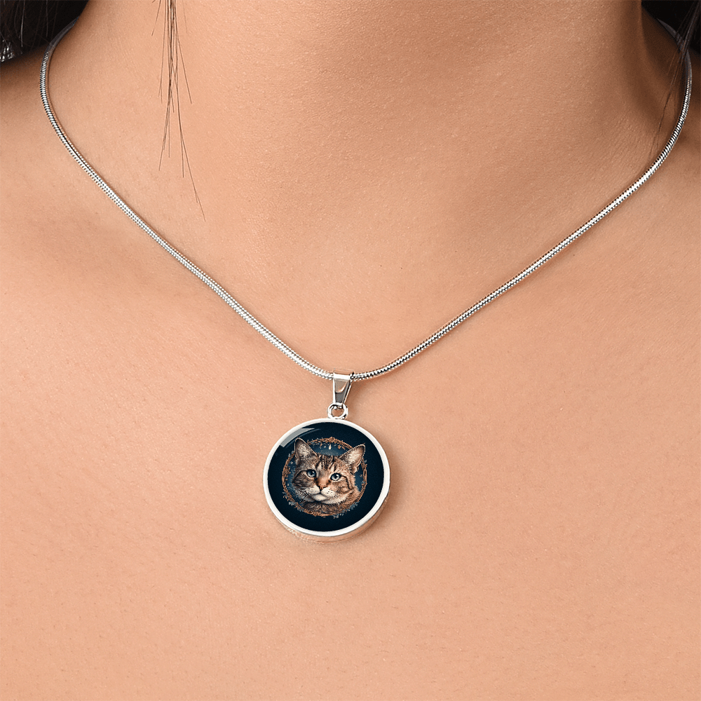 Collier Pendentif Petit Chat aux Yeux Bleus