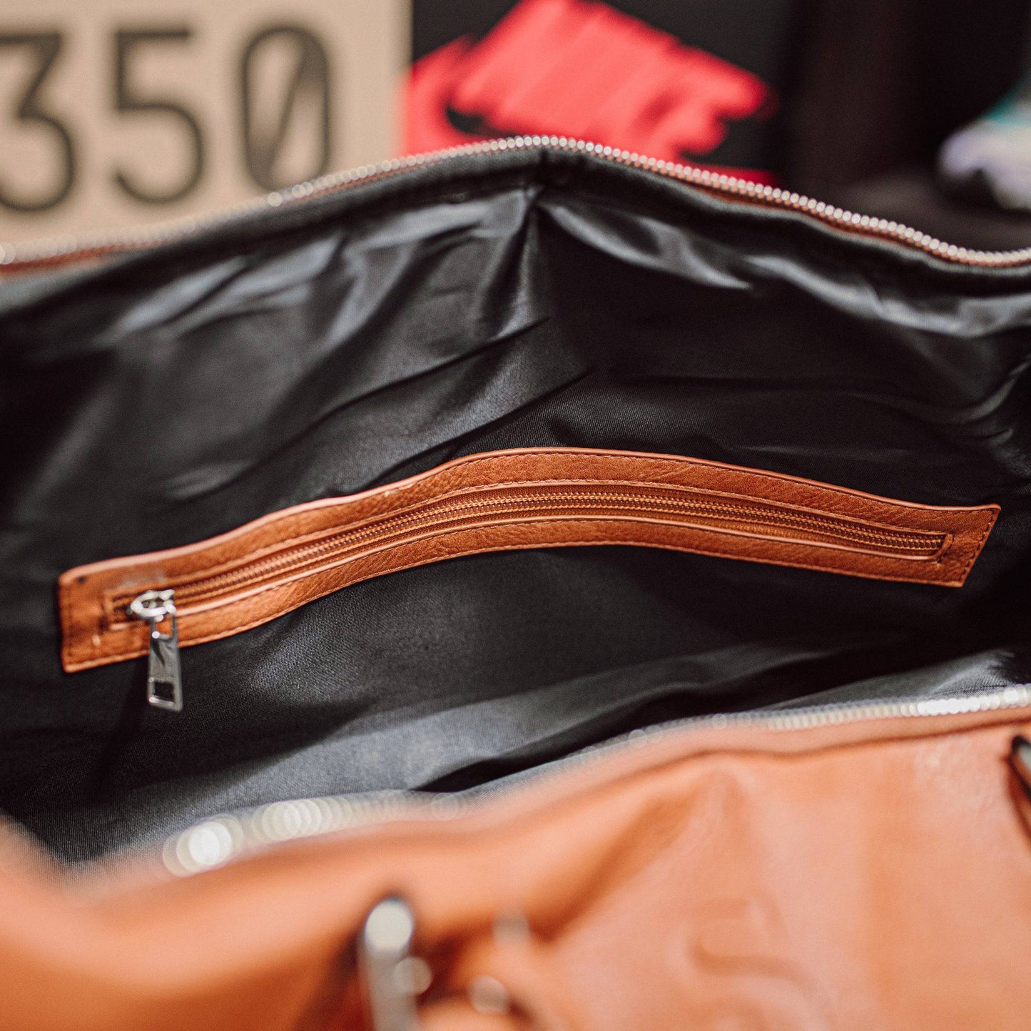 Lujosa bolsa de viaje de cuero marrón