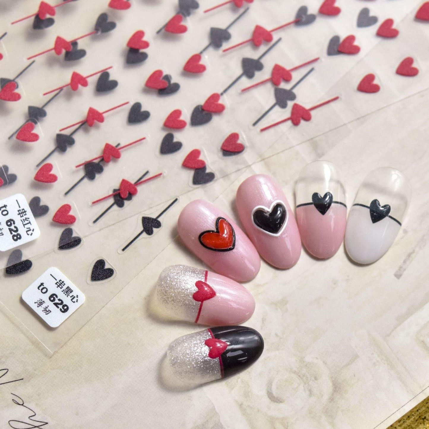 Pegatinas de Uñas Bubble Cute Corazones Negros y Rojos