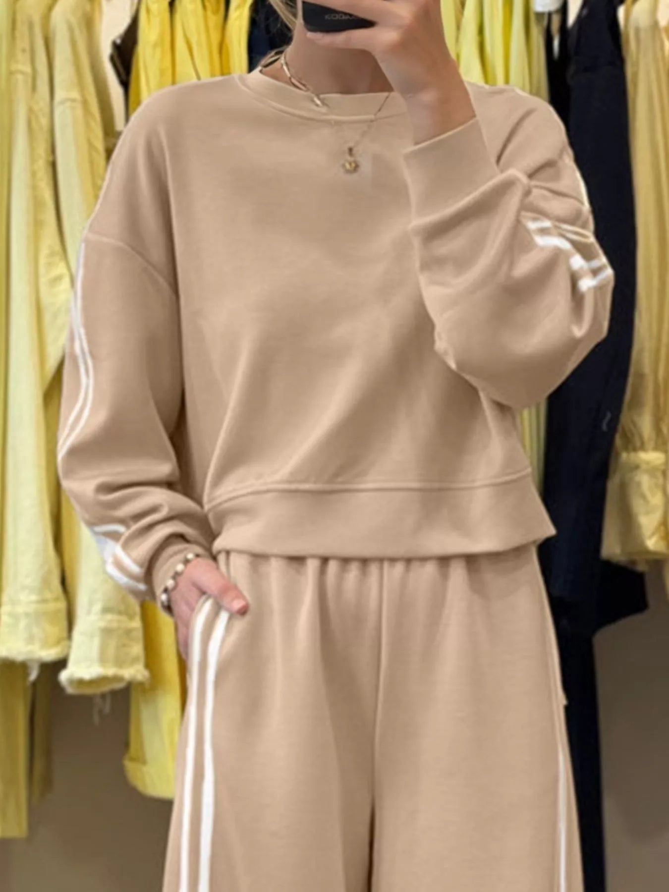 Ensemble haut à col rond à rayures et pantalon de jogging élastique