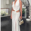Robe élégante à col en V profond et coupe ajustée