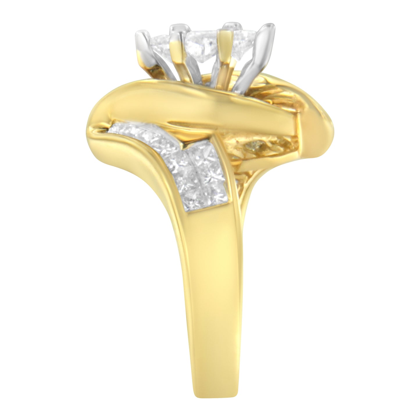 Anillo de Compromiso en Oro Amarillo de 14K con Diamante en Forma de Marquesa