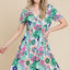 Robe courte à manches courtes à décolleté en V et à fleurs froncées