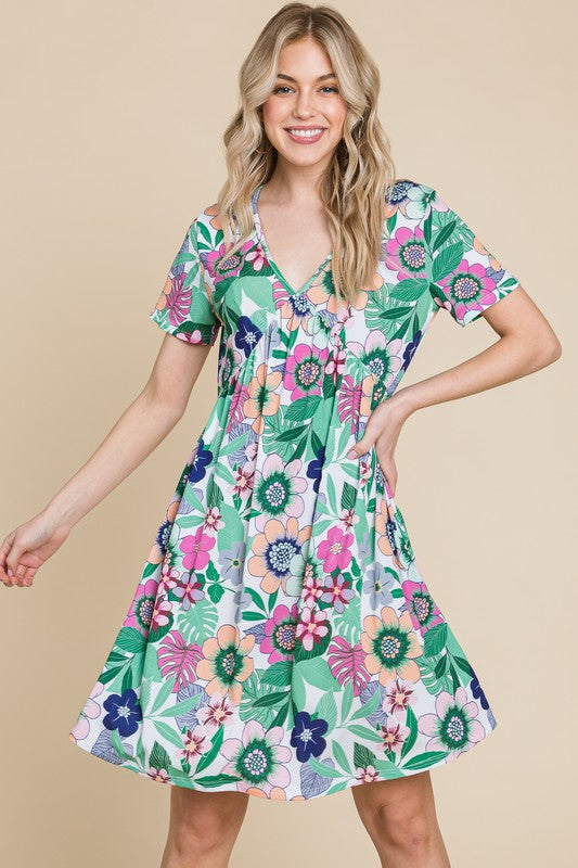 Robe courte à manches courtes à décolleté en V et à fleurs froncées