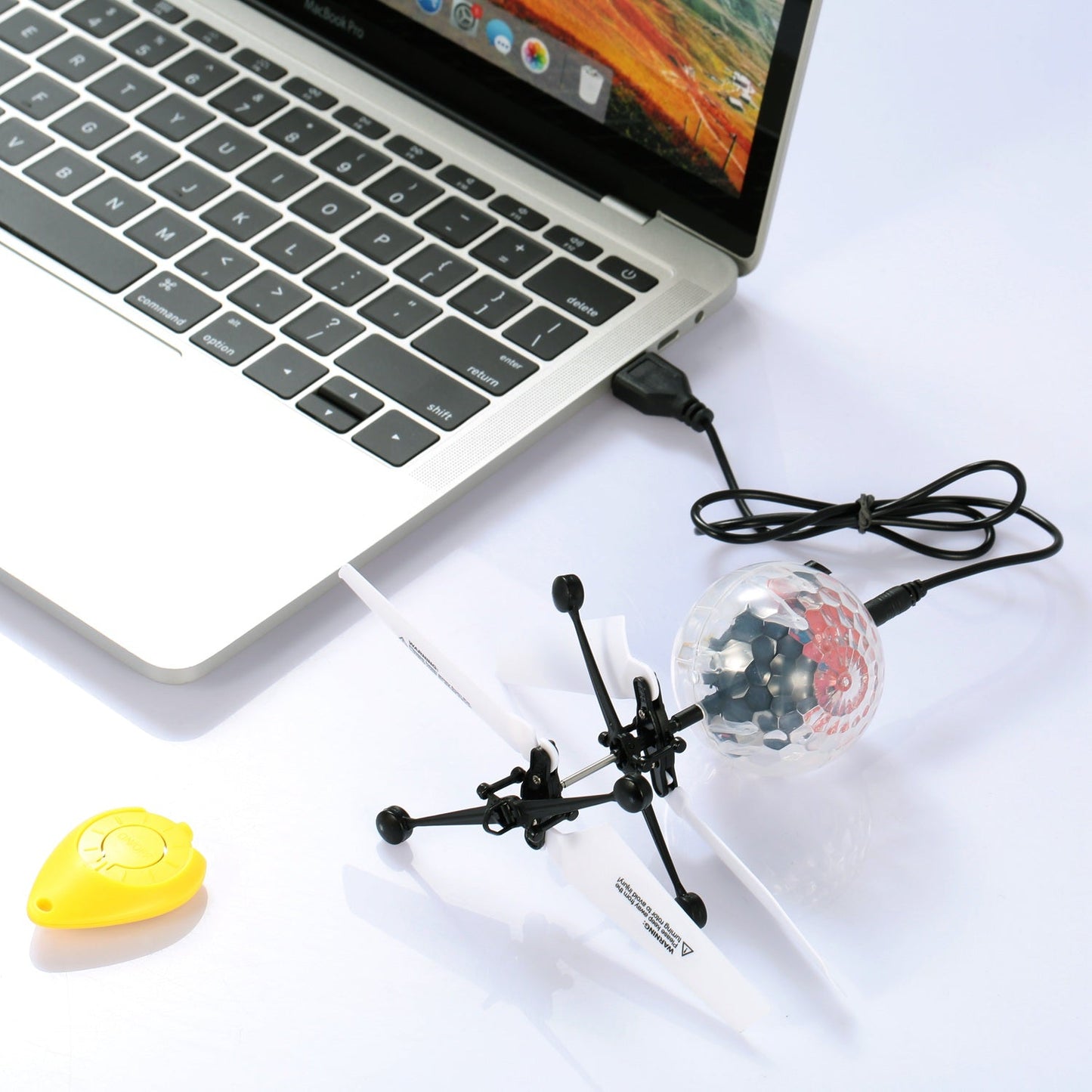 Drone à balle volante à induction infrarouge avec lumières LED
