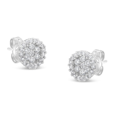 Pendientes de botón en oro blanco de 14 quilates con diamantes en estilo halo de 1/2 Cttw