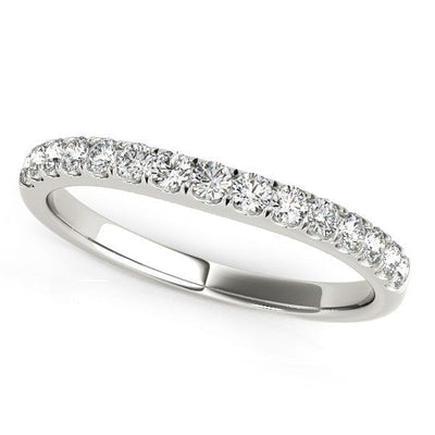 Anillo de boda de diamantes engastados en pavé de oro blanco de 14k