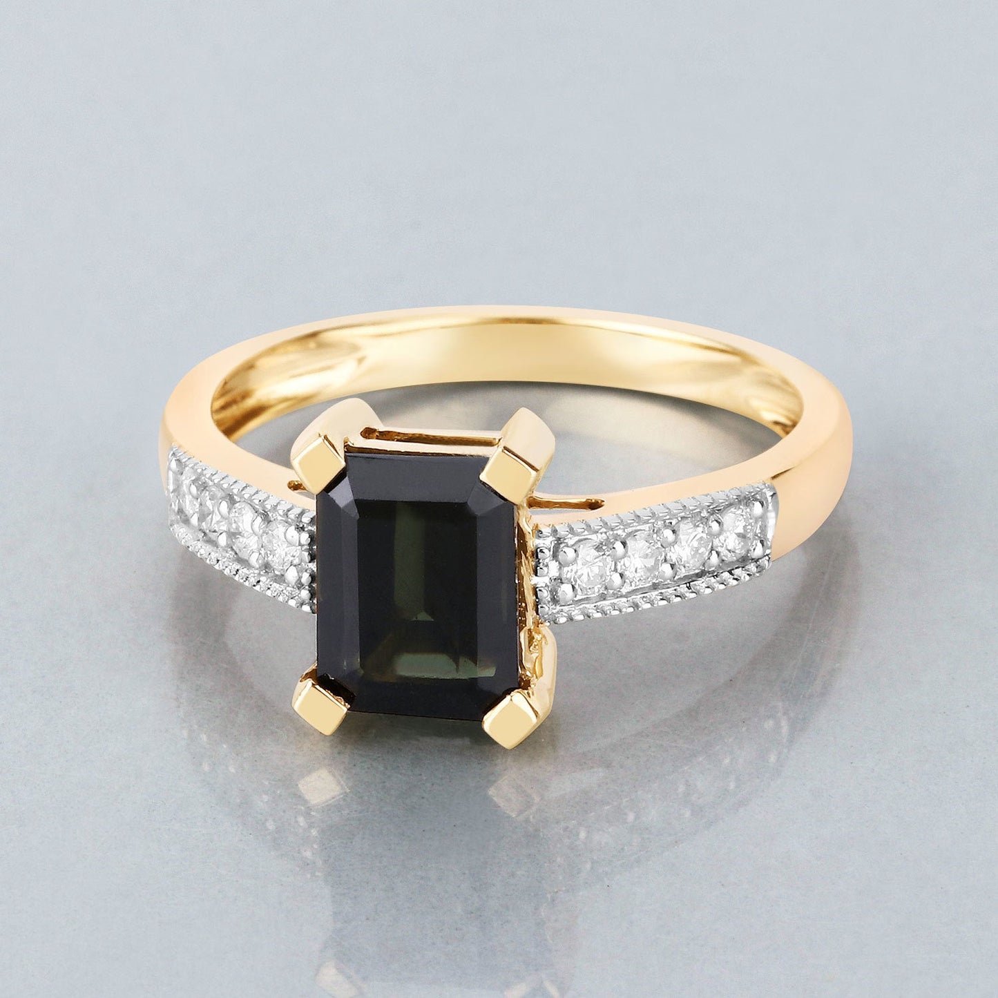 Anillo de 1.91 quilates de turmalina verde y diamante en oro amarillo de 14 quilates