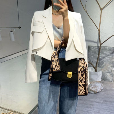Blazer Corto Elegante y Versátil para Mujeres