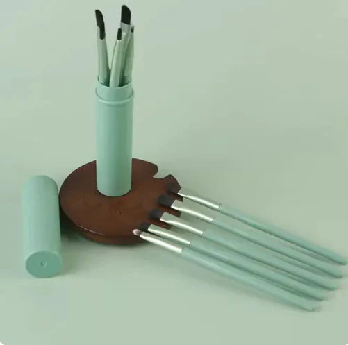 Ensemble de pinceaux de maquillage essentiels pour une application parfaite